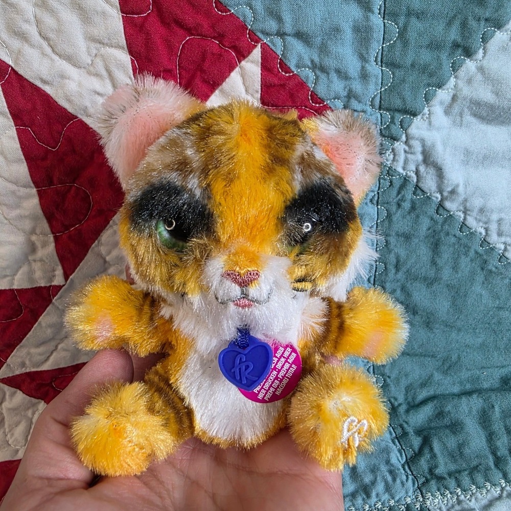 FurReal My Minis Little Hugs Baby Tiger‎ Plush Hasbro Interactive Blinks Talks
